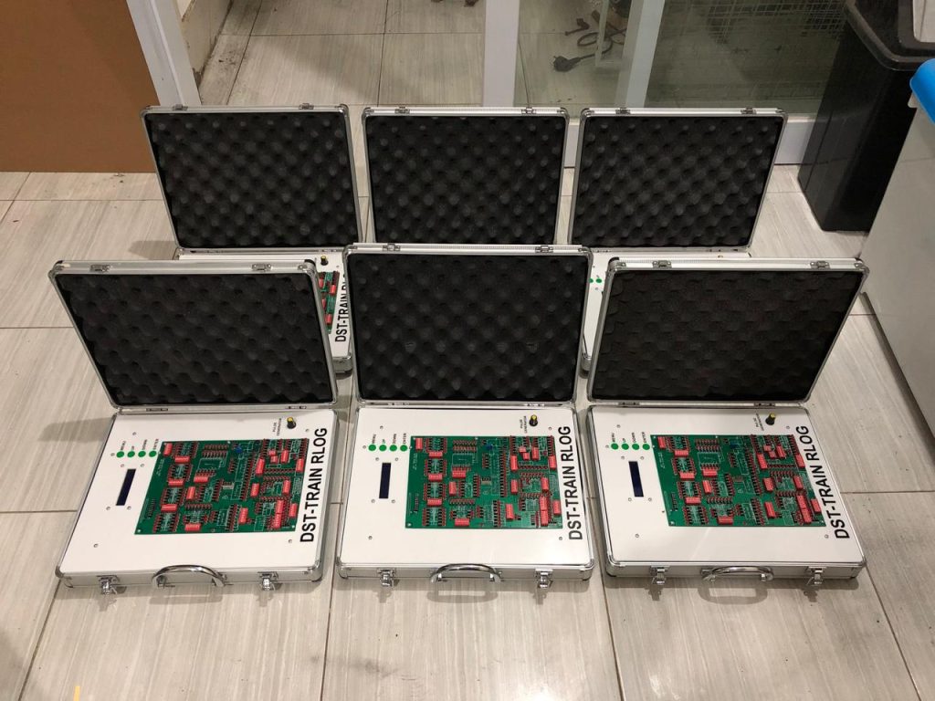 Trainer kit modul rangkaian logika digital untuk praktikum mahasiswa teknik