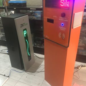 Sistem Parking Gate Otomatis Manless RFID CCTV QRIS eMoney Cloud Parking Barrier Gate Monitoring Realtime